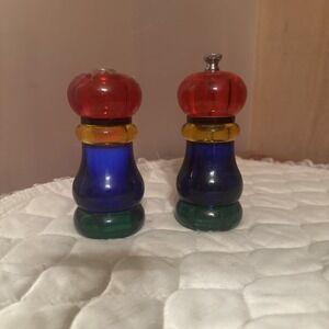 Vintage Lucite Sunset Fiesta Olde Thompson Multicolor Pepper Mill & Salt Shakers